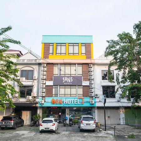 Sans Hotel Kupang Indah Surabaya By Reddoorz Екстер'єр фото