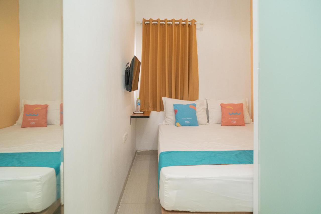 Sans Hotel Kupang Indah Surabaya By Reddoorz Екстер'єр фото