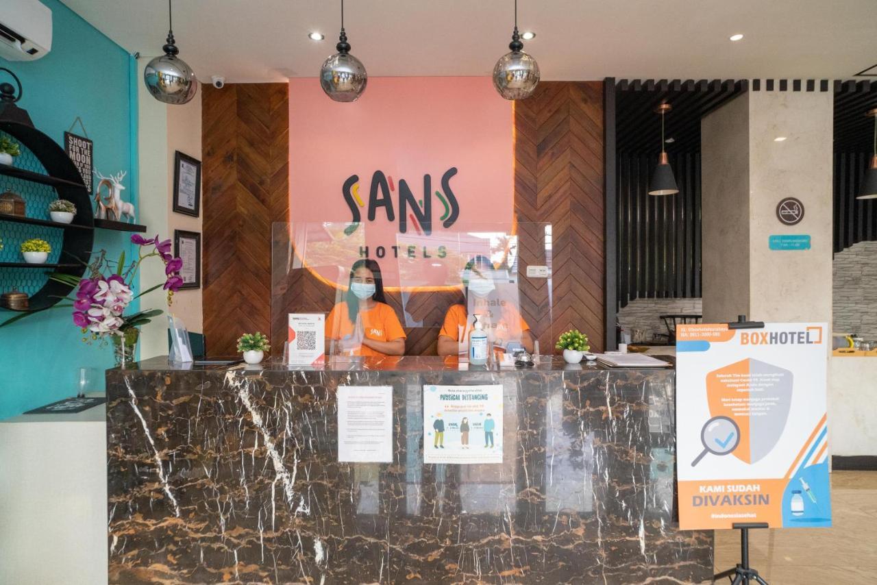 Sans Hotel Kupang Indah Surabaya By Reddoorz Екстер'єр фото