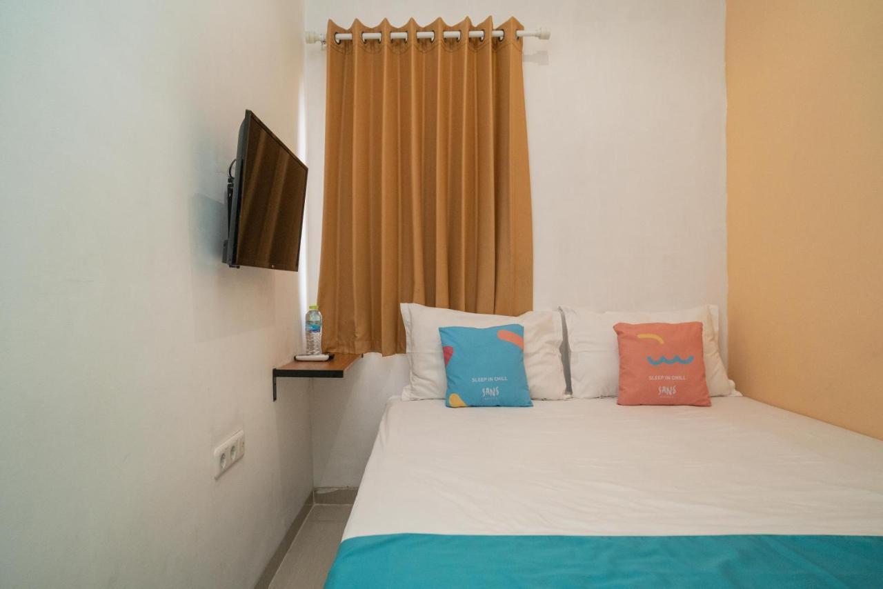 Sans Hotel Kupang Indah Surabaya By Reddoorz Екстер'єр фото