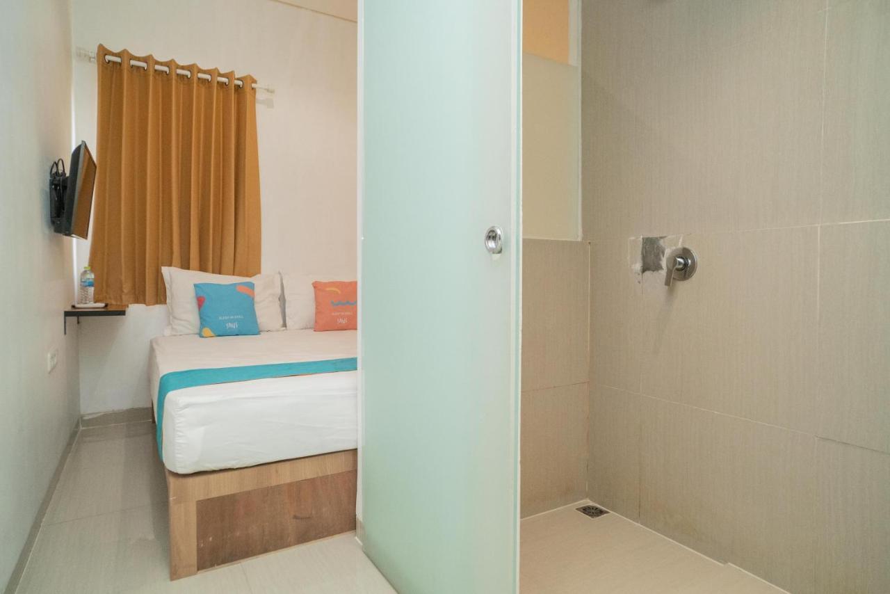Sans Hotel Kupang Indah Surabaya By Reddoorz Екстер'єр фото