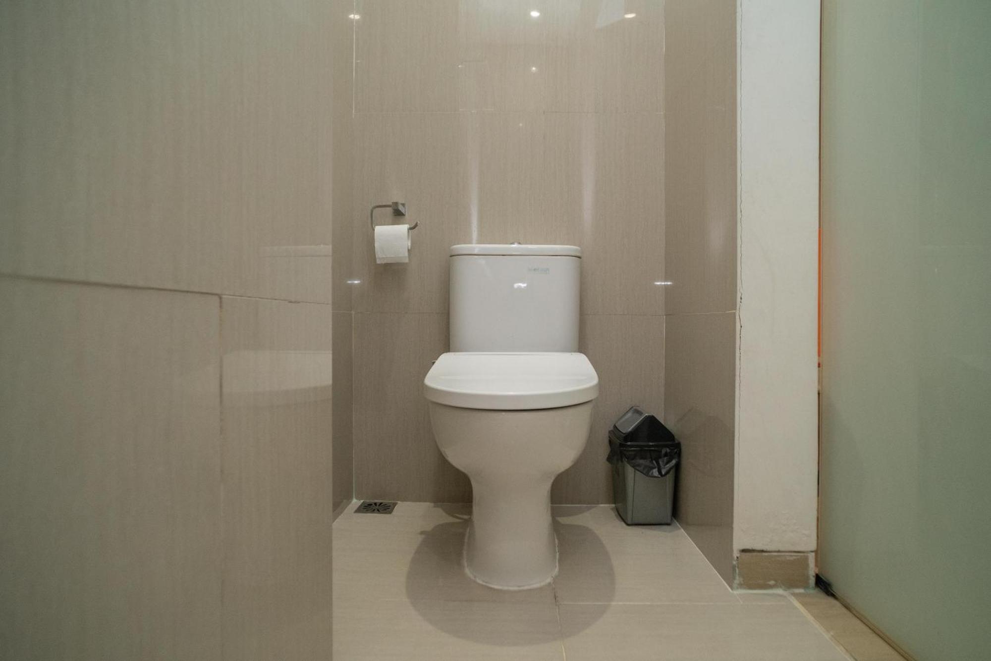 Sans Hotel Kupang Indah Surabaya By Reddoorz Екстер'єр фото